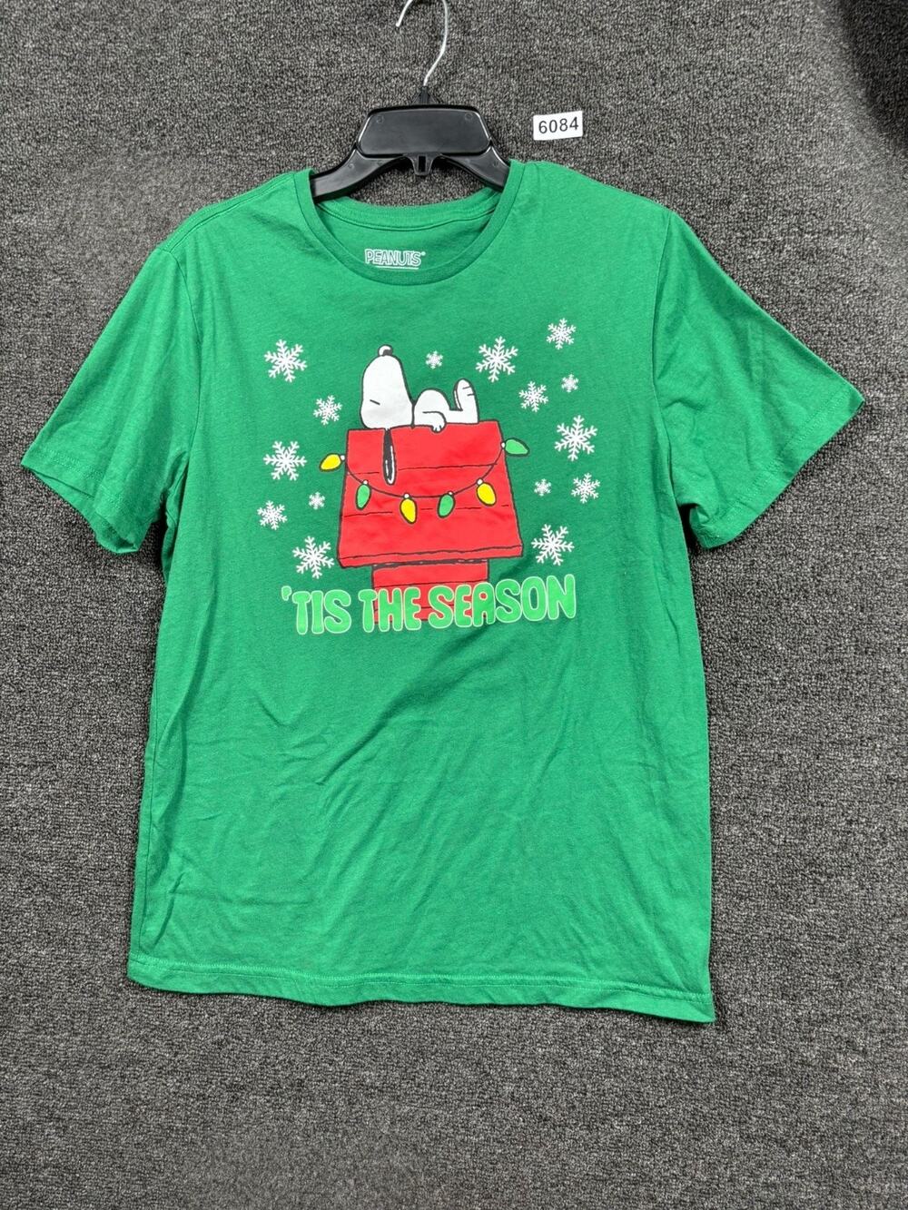 Peanuts Snoopy Christmas T-Shirt Mens Size M (38-40) Green "TIS THE SEASON